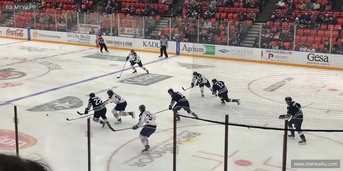 热血赛事，激情一触即发！🔥 每一次挥汗，都是对胜利的渴望！